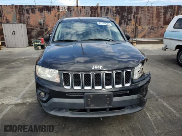 ✅ 2012 Jeep Compass Latitude • VIN: 1C4NJDEB5CD633448 • Lot: 87109675. Listed on Copart with 100,653 mi. Free auction sales archive from the USA and detailed vehicle history report at DreamBid. Image 5.