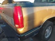 ✅ 1995 Chevrolet Silverado 1500 • VIN: 2GCEC19K6S1266198 • Lot: 43617591. Wystawiony na IAAI z przebiegiem 206 691 mil. Bezpłatny archiwum sprzedaży aukcyjnych z USA i szczegółowy raport historii pojazdu na DreamBid. Zdjęcie 13.