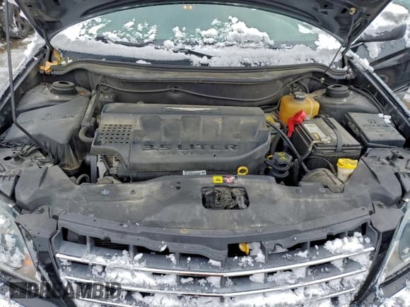 ✅ 2005 Chrysler Pacifica Touring • VIN: 2C4GM684X5R269777 • Lot: 93819765. Listed on Copart with 91,331 mi. Free auction sales archive from the USA and detailed vehicle history report at DreamBid. Image 12.