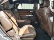 ✅ 2022 Ford Explorer King Ranch • VIN: 1FM5K8LC1NGC15773 • Lot: 85187135. Wystawiony na Copart z przebiegiem 32 452 mil. Bezpłatny archiwum sprzedaży aukcyjnych z USA i szczegółowy raport historii pojazdu na DreamBid. Zdjęcie 11.