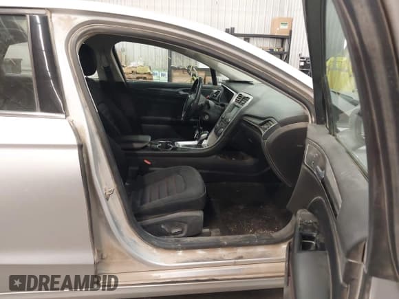 ✅ 2015 Ford Fusion SE • VIN: 3FA6P0H91FR268367 • Лот: 42235435. Опубликован ранее на IAAI с пробегом 158 645 миль. Бесплатный доступ к архиву аукционных продаж из США и подробный отчёт об истории автомобиля на DreamBid. Изображение 5.