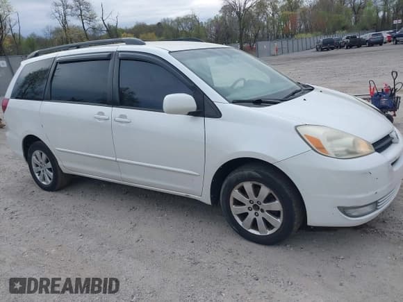 ✅ 2005 Toyota Sienna XLE • VIN: 5TDBA22C35S034074 • Lot: 42087561. Listed on IAAI with 108,608 mi. Free auction sales archive from the USA and detailed vehicle history report at DreamBid. Image 1.