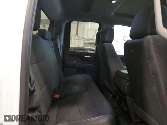 ✅ 2025 Chevrolet Silverado 2500HD • VIN: 1GC5KLE79SF179923 • Lot: 81564345. Wystawiony na Copart z przebiegiem 12 644 mil. Bezpłatny archiwum sprzedaży aukcyjnych z USA i szczegółowy raport historii pojazdu na DreamBid. Zdjęcie 10.