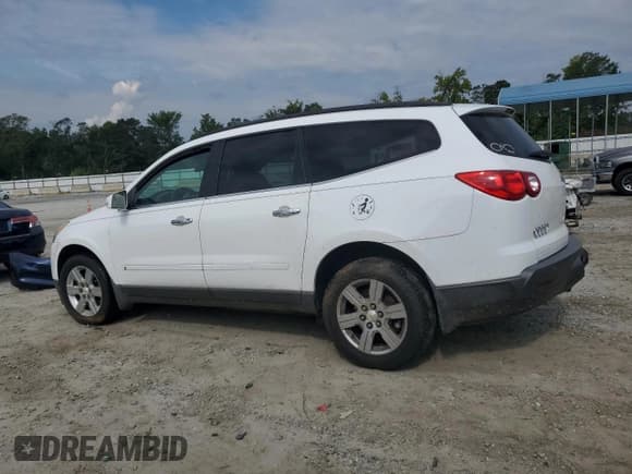 ✅ 2010 Chevrolet Traverse 1LT • VIN: 1GNLVFED9AS122592 • Lot: 67750164. Wystawiony na Copart z przebiegiem 143 682 mil. Bezpłatny archiwum sprzedaży aukcyjnych z USA i szczegółowy raport historii pojazdu na DreamBid. Zdjęcie 2.