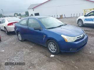 ✅ 2008 Ford Focus SE • VIN: 1FAHP33N98W224793 • Lot: 42725339. Wystawiony na IAAI z przebiegiem 153 161 mil. Bezpłatny archiwum sprzedaży aukcyjnych z USA i szczegółowy raport historii pojazdu na DreamBid. Zdjęcie 1.