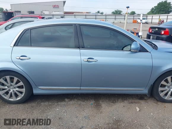 ✅ 2012 Toyota Avalon • VIN: 4T1BK3DBXCU472344 • Lot: 42482610. Listed on IAAI with 60,682 mi. Free auction sales archive from the USA and detailed vehicle history report at DreamBid. Image 14.