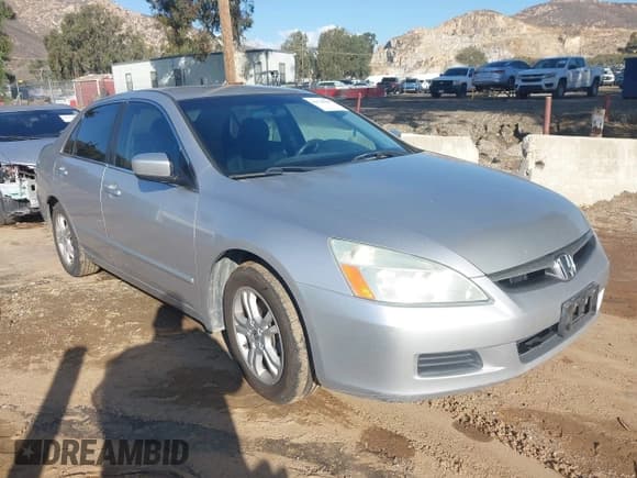 ✅ 2006 Honda Accord LX SE • VIN: 1HGCM56346A184816 • Lot: 43740407. Wystawiony na IAAI z przebiegiem 244 231 mil. Bezpłatny archiwum sprzedaży aukcyjnych z USA i szczegółowy raport historii pojazdu na DreamBid. Zdjęcie 1.