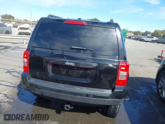 ✅ 2016 Jeep Patriot Sport • VIN: 1C4NJPBA6GD512835 • Lot: 43521747. Listed on IAAI with 113,605 mi. Free auction sales archive from the USA and detailed vehicle history report at DreamBid. Image 16.