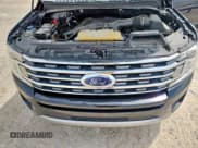 ✅ 2018 Ford Expedition XLT • VIN: 1FMJU1HT4JEA33760 • Lot: 59772635. Listed on Copart with 133,759 mi. Free auction sales archive from the USA and detailed vehicle history report at DreamBid. Image 12.