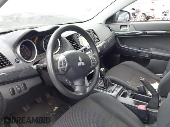 ✅ 2017 Mitsubishi Lancer ES • VIN: JA32U2FU5HU009590 • Лот: 42724895. Опубликован ранее на IAAI с пробегом 128 103 миль. Бесплатный доступ к архиву аукционных продаж из США и подробный отчёт об истории автомобиля на DreamBid. Изображение 18.