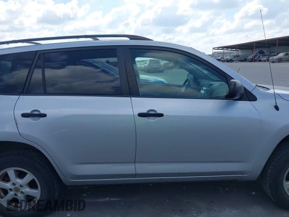 ✅ 2007 Toyota RAV4 • VIN: JTMZD33V776033654 • Лот: 43384010. Опубликован ранее на IAAI с пробегом 142 920 миль. Бесплатный доступ к архиву аукционных продаж из США и подробный отчёт об истории автомобиля на DreamBid. Изображение 13.