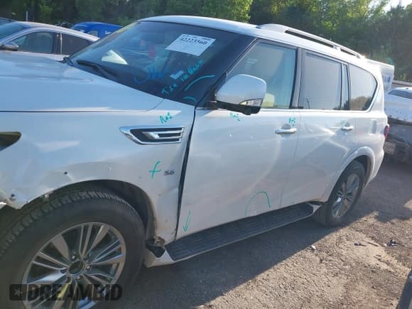 ✅ 2018 Infiniti QX80 • VIN: JN8AZ2NF4J9661177 • Lot: 42223560. Wystawiony na IAAI z przebiegiem 108 597 mil. Bezpłatny archiwum sprzedaży aukcyjnych z USA i szczegółowy raport historii pojazdu na DreamBid. Zdjęcie 13.