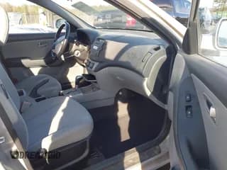 ✅ 2009 Hyundai Elantra GLS • VIN: KMHDU46D89U693361 • Лот: 43736499. Опубликован ранее на IAAI с пробегом 90 119 миль. Бесплатный доступ к архиву аукционных продаж из США и подробный отчёт об истории автомобиля на DreamBid. Изображение 5.