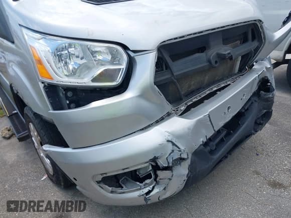 ✅ 2020 Ford Transit Passenger XL • VIN: 1FBAX2Y85LKA09571 • Lot: 40851163. Wystawiony na IAAI z przebiegiem 195 083 mil. Bezpłatny archiwum sprzedaży aukcyjnych z USA i szczegółowy raport historii pojazdu na DreamBid. Zdjęcie 19.