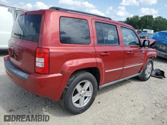 ✅ 2010 Jeep Patriot Latitude • VIN: 1J4NT1GA7AD625534 • Lot: 60134725. Listed on Copart with 189,998 mi. Free auction sales archive from the USA and detailed vehicle history report at DreamBid. Image 3.