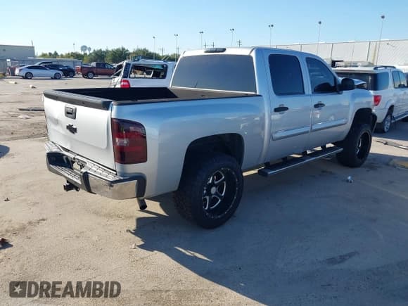 ✅ 2012 Chevrolet Silverado 1500 LT • VIN: 3GCPCSE07CG182788 • Лот: 43425855. Опубликован ранее на IAAI с пробегом 247 216 миль. Бесплатный доступ к архиву аукционных продаж из США и подробный отчёт об истории автомобиля на DreamBid. Изображение 4.