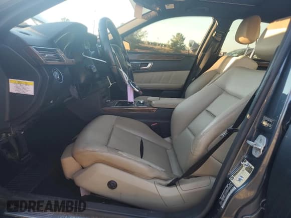 ✅ 2013 Mercedes-Benz E 350 Luxury • VIN: WDDHF8JB4DA765122 • Лот: 86487635. Опубликован ранее на Copart с пробегом 222 642 миль. Бесплатный доступ к архиву аукционных продаж из США и подробный отчёт об истории автомобиля на DreamBid. Изображение 7.