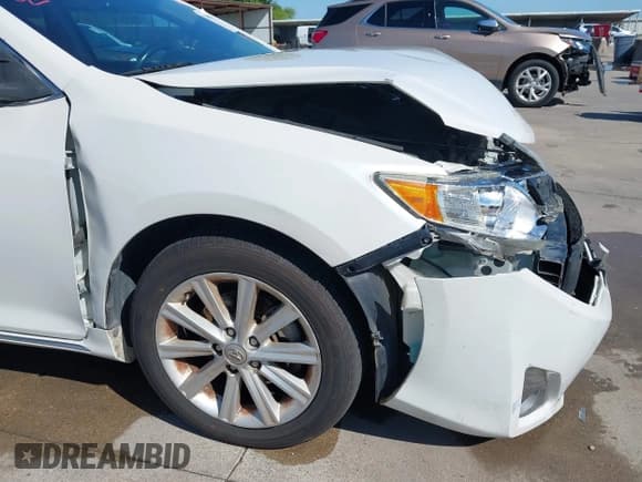 ✅ 2014 Toyota Camry SE • VIN: 4T1BK1FK3EU550936 • Lot: 42458850. Listed on IAAI with 182,073 mi. Free auction sales archive from the USA and detailed vehicle history report at DreamBid. Image 19.
