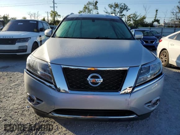 ✅ 2016 Nissan Pathfinder SV • VIN: 5N1AR2MN1GC639682 • Lot: 82646335. Listed on Copart with 112,348 mi. Free auction sales archive from the USA and detailed vehicle history report at DreamBid. Image 5.