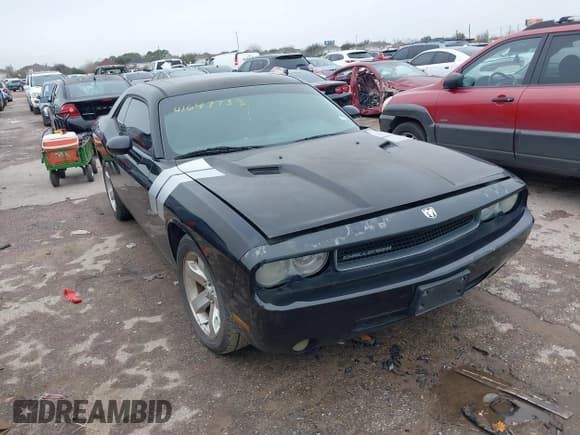 ✅ 2009 Dodge Challenger SE • VIN: 2B3LJ44V09H542619 • Lot: 41647733. Wystawiony na IAAI z przebiegiem 242 410 mil. Bezpłatny archiwum sprzedaży aukcyjnych z USA i szczegółowy raport historii pojazdu na DreamBid. Zdjęcie 1.
