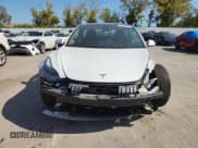 ✅ 2022 Tesla Model 3 • VIN: 5YJ3E1EA6NF328750 • Lot: 82206215. Wystawiony na Copart z przebiegiem 45 786 mil. Bezpłatny archiwum sprzedaży aukcyjnych z USA i szczegółowy raport historii pojazdu na DreamBid. Zdjęcie 5.