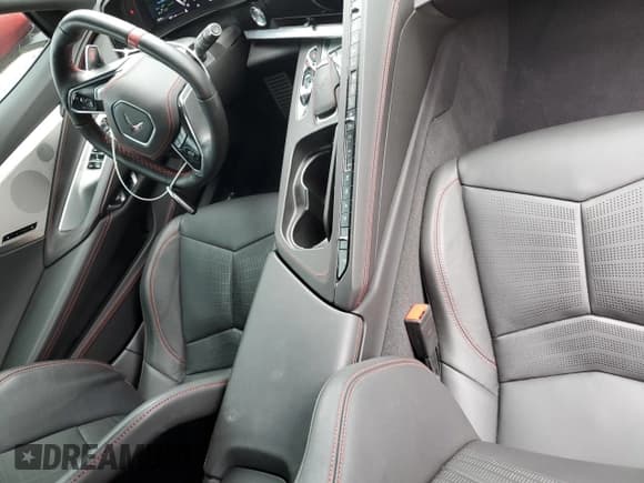 ✅ 2021 Chevrolet Corvette 3LT • VIN: 1G1YC3D44M5101746 • Lot: 70269454. Listed on Copart with 25,797 mi. Free auction sales archive from the USA and detailed vehicle history report at DreamBid. Image 8.