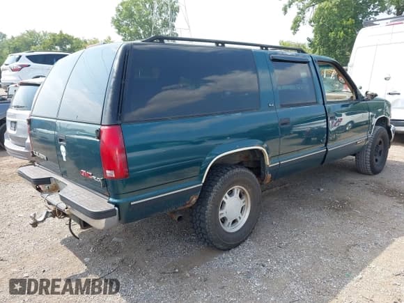 ✅ 1995 GMC Suburban • VIN: 1GKFK16K4SJ739215 • Лот: 42898067. Опубликован ранее на IAAI с пробегом 322 399 миль. Бесплатный доступ к архиву аукционных продаж из США и подробный отчёт об истории автомобиля на DreamBid. Изображение 4.
