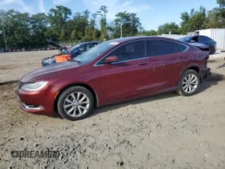 ✅ 2015 Chrysler 200 C • VIN: 1C3CCCCB7FN611937 • Lot: 71101145. Wystawiony na Copart z przebiegiem 228 248 mil. Bezpłatny archiwum sprzedaży aukcyjnych z USA i szczegółowy raport historii pojazdu na DreamBid. Zdjęcie 1.