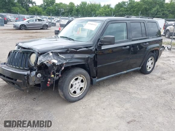 ✅ 2007 Jeep Patriot Sport • VIN: 1J8FF28W77D371603 • Lot: 42840553. Listed on IAAI with Not provided. Free auction sales archive from the USA and detailed vehicle history report at DreamBid. Image 2.