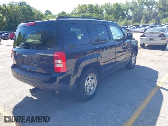 ✅ 2017 Jeep Patriot 75th Anniversary • VIN: 1C4NJPBB0HD102106 • Лот: 43091539. Опубликован ранее на IAAI с пробегом 253 797 миль. Бесплатный доступ к архиву аукционных продаж из США и подробный отчёт об истории автомобиля на DreamBid. Изображение 4.