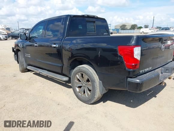 ✅ 2017 Nissan Titan Pro-4X • VIN: 1N6AA1E53HN566550 • Lot: 43522107. Wystawiony na IAAI z przebiegiem 228 094 mil. Bezpłatny archiwum sprzedaży aukcyjnych z USA i szczegółowy raport historii pojazdu na DreamBid. Zdjęcie 3.