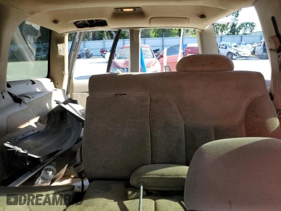 ✅ 1999 GMC Yukon • VIN: 1GKEC13R8XJ750848 • Lot: 58197545. Listed on Copart with 319,551 mi. Free auction sales archive from the USA and detailed vehicle history report at DreamBid. Image 10.