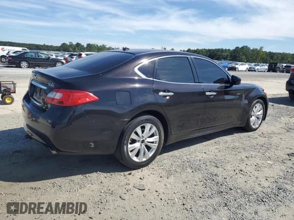 ✅ 2011 Infiniti M • VIN: JN1AY1AR1BM570569 • Lot: 69788244. Wystawiony na Copart z przebiegiem 126 866 mil. Bezpłatny archiwum sprzedaży aukcyjnych z USA i szczegółowy raport historii pojazdu na DreamBid. Zdjęcie 3.