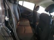 ✅ 2018 Mazda 3 Sport • VIN: 3MZBN1K78JM233436 • Lot: 89799645. Wystawiony na Copart z przebiegiem 61 948 mil. Bezpłatny archiwum sprzedaży aukcyjnych z USA i szczegółowy raport historii pojazdu na DreamBid. Zdjęcie 10.