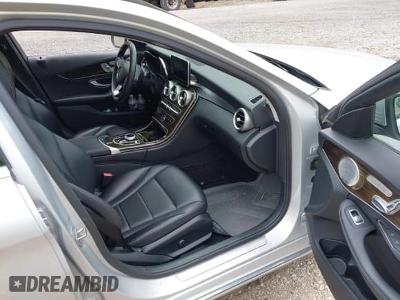 ✅ 2017 Mercedes-Benz C 300 • VIN: WDDWF4KBXHR305193 • Lot: 42766152. Listed on IAAI with 54,781 mi. Free auction sales archive from the USA and detailed vehicle history report at DreamBid. Image 5.