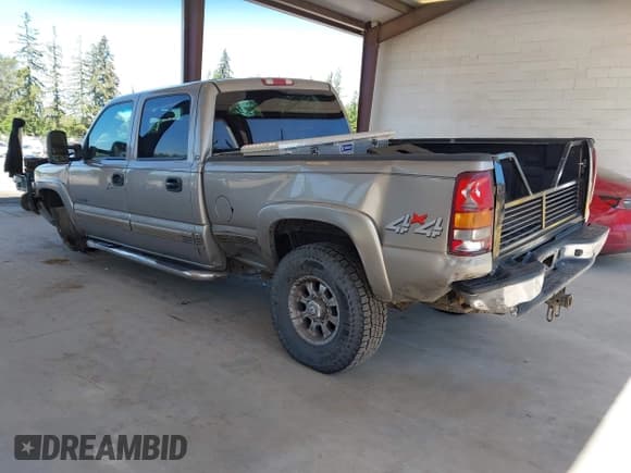 ✅ 2002 Chevrolet Silverado 2500HD LS • VIN: 1GCHK23G82F165005 • Лот: 42359358. Опубликован ранее на IAAI с пробегом 173 113 миль. Бесплатный доступ к архиву аукционных продаж из США и подробный отчёт об истории автомобиля на DreamBid. Изображение 3.