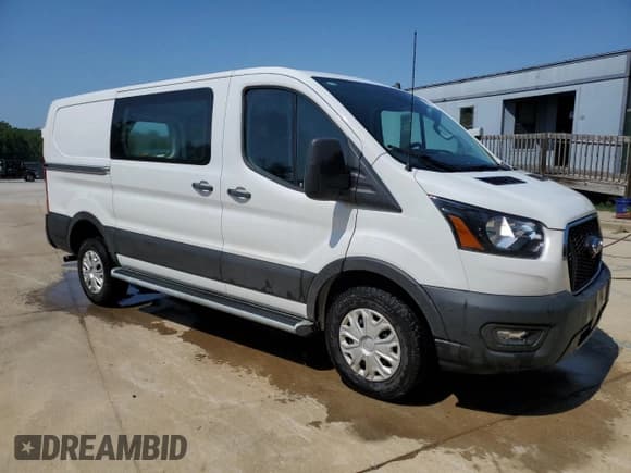 ✅ 2024 Ford Transit Cargo • VIN: 1FTBR1Y8XRKB03474 • Lot: 63350915. Wystawiony na Copart z przebiegiem 13 098 mil. Bezpłatny archiwum sprzedaży aukcyjnych z USA i szczegółowy raport historii pojazdu na DreamBid. Zdjęcie 4.