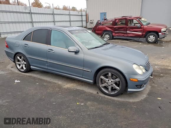 ✅ 2007 Mercedes-Benz C 230 Sport • VIN: WDBRF52H07F846074 • Lot: 96193095. Wystawiony na Copart z przebiegiem 255 270 mil. Bezpłatny archiwum sprzedaży aukcyjnych z USA i szczegółowy raport historii pojazdu na DreamBid. Zdjęcie 4.