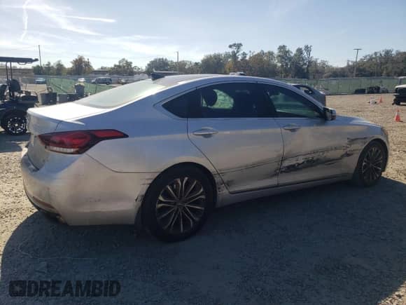 2015 Hyundai Genesis 3.8L with VIN KMHGN4JE0FU071505, listed as a Copart auction lot 83471034 with 217,913 mi miles and Non repairable. Bid and sale history available at DreamBid. Image 3.