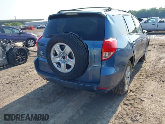 ✅ 2007 Toyota RAV4 Limited • VIN: JTMBD31V075081281 • Lot: 42474927. Wystawiony na IAAI z przebiegiem 190 714 mil. Bezpłatny archiwum sprzedaży aukcyjnych z USA i szczegółowy raport historii pojazdu na DreamBid. Zdjęcie 4.