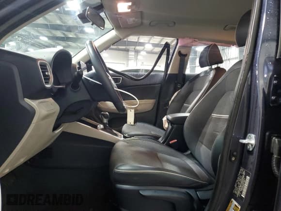 ✅ 2024 Hyundai Venue SEL • VIN: KMHRC8A31RU282379 • Lot: 88370525. Listed on Copart with 6,193 mi. Free auction sales archive from the USA and detailed vehicle history report at DreamBid. Image 7.