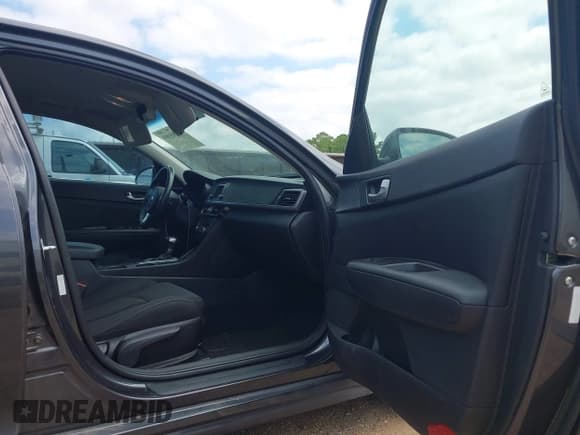 ✅ 2016 Kia Optima LX Turbo • VIN: 5XXGT4L10GG012417 • Lot: 42885999. Wystawiony na IAAI z przebiegiem 208 223 mil. Bezpłatny archiwum sprzedaży aukcyjnych z USA i szczegółowy raport historii pojazdu na DreamBid. Zdjęcie 13.