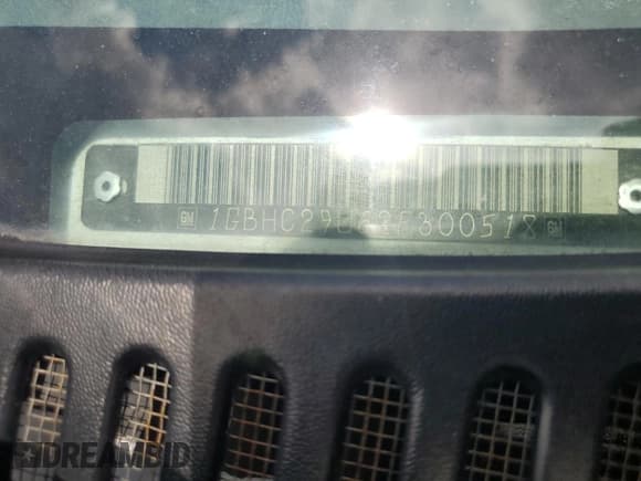 ✅ 2002 Chevrolet Silverado 1500 • VIN: 1GBHC29U62E300518 • Лот: 54900015. Опубликован ранее на Copart с пробегом Не указан. Бесплатный доступ к архиву аукционных продаж из США и подробный отчёт об истории автомобиля на DreamBid. Изображение 12.