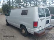 ✅ 2001 Ford Econoline Cargo • VIN: 1FTRE14261HA74696 • Lot: 41915335. Wystawiony na IAAI z przebiegiem 124 282 mil. Bezpłatny archiwum sprzedaży aukcyjnych z USA i szczegółowy raport historii pojazdu na DreamBid. Zdjęcie 3.