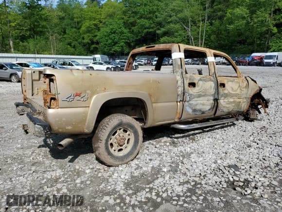 ✅ 2005 GMC Sierra 2500HD SLT • VIN: 1GTHK23U65F950861 • Lot: 58368855. Listed on Copart with Not provided. Free auction sales archive from the USA and detailed vehicle history report at DreamBid. Image 3.