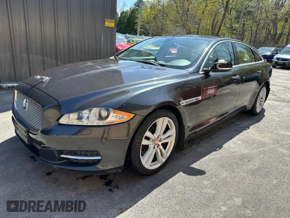 ✅ 2011 Jaguar XJ XJL • VIN: SAJWA2GB8BLV15633 • Lot: 81280065. Wystawiony na Copart z przebiegiem 115 725 mil. Bezpłatny archiwum sprzedaży aukcyjnych z USA i szczegółowy raport historii pojazdu na DreamBid. Zdjęcie 2.