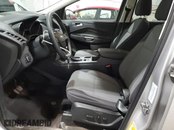 ✅ 2017 Ford Escape SE • VIN: 1FMCU9GD0HUE28505 • Lot: 93094845. Wystawiony na Copart z przebiegiem 103 387 mil. Bezpłatny archiwum sprzedaży aukcyjnych z USA i szczegółowy raport historii pojazdu na DreamBid. Zdjęcie 7.