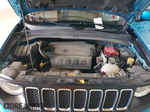 ✅ 2020 Jeep Renegade Latitude • VIN: ZACNJBBB2LPL23877 • Lot: 51942675. Wystawiony na Copart z przebiegiem 67 720 mil. Bezpłatny archiwum sprzedaży aukcyjnych z USA i szczegółowy raport historii pojazdu na DreamBid. Zdjęcie 11.