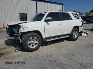 ✅ 2022 Toyota 4Runner SR5 Premium • VIN: JTENU5JR4N6065888 • Lot: 85198815. Wystawiony na Copart z przebiegiem 46 647 mil. Bezpłatny archiwum sprzedaży aukcyjnych z USA i szczegółowy raport historii pojazdu na DreamBid. Zdjęcie 1.