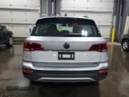 ✅ 2024 Volkswagen Taos S • VIN: 3VV8X7B21RM121220 • Lot: 80862005. Wystawiony na Copart z przebiegiem 1 749 mil. Bezpłatny archiwum sprzedaży aukcyjnych z USA i szczegółowy raport historii pojazdu na DreamBid. Zdjęcie 6.